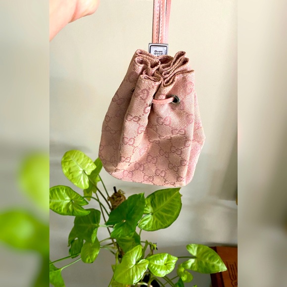 GUCCI drawstring mini bag - Picture 1 of 8